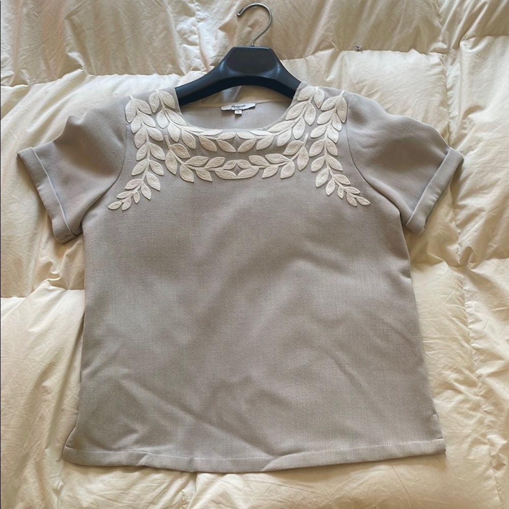 Madewell Gray Short Sleeve Top with Leaf Embroidery